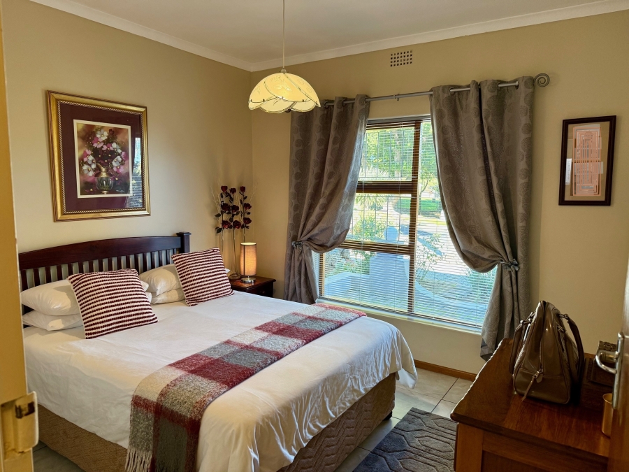 3 Bedroom Property for Sale in Bergzicht Western Cape